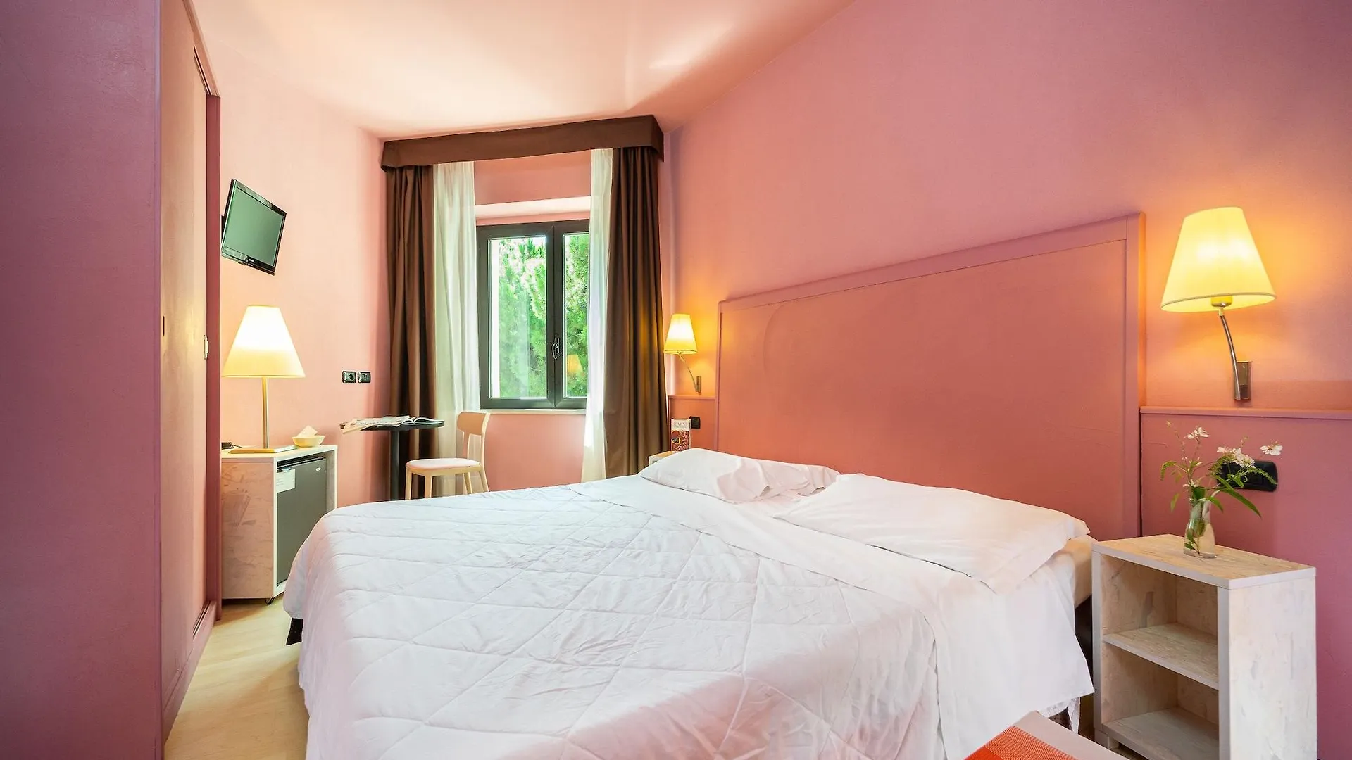 Hotel Corallo Rimini 3*,